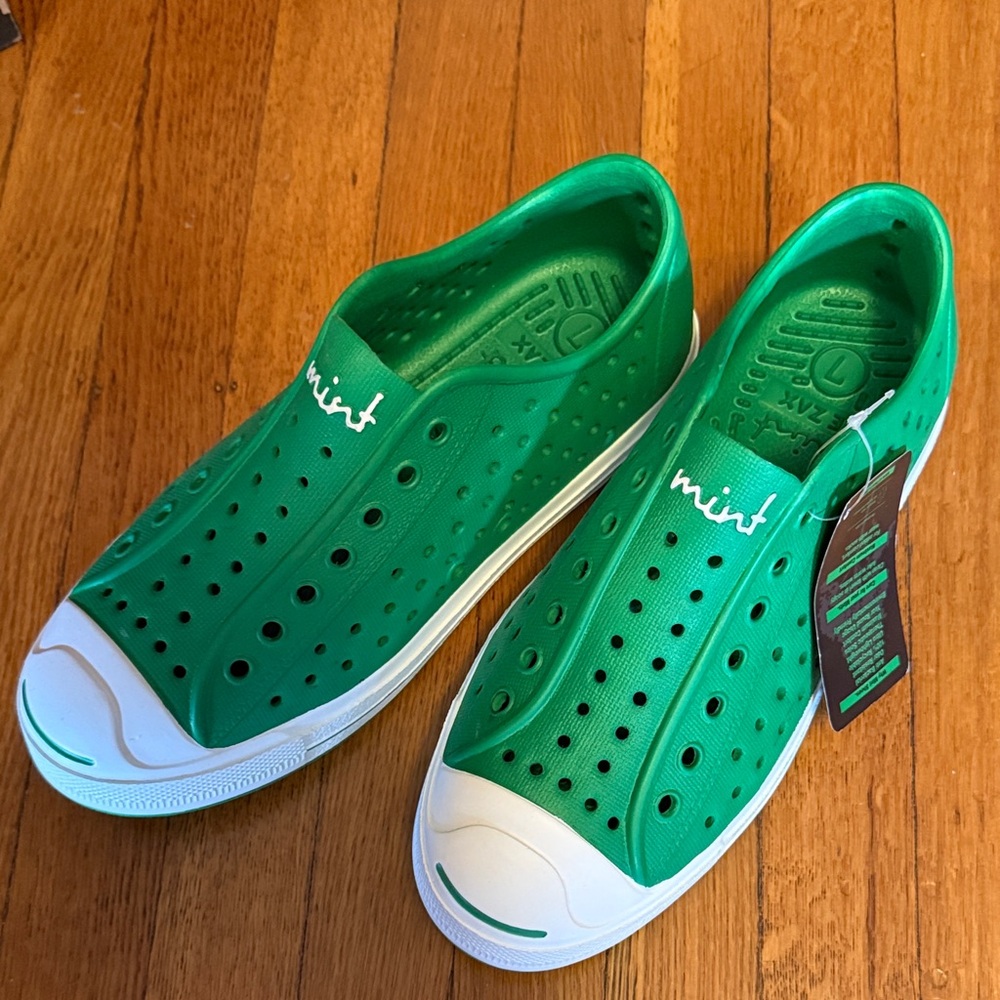 Mint Brand Rezax Green Slip-On Shoes with White Detail
